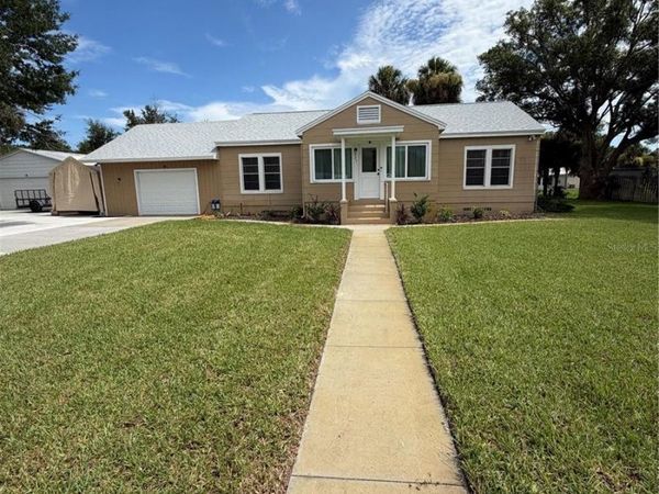 207 E HALIFAX AVENUE , OAK HILL, FL 32759