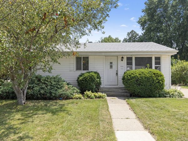 2221 Evans Avenue , Loves Park, IL 61111