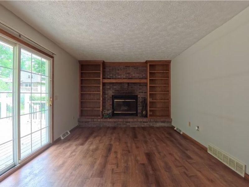 1660 Squaw Creek Drive, Girard, OH 44420 Photo 13