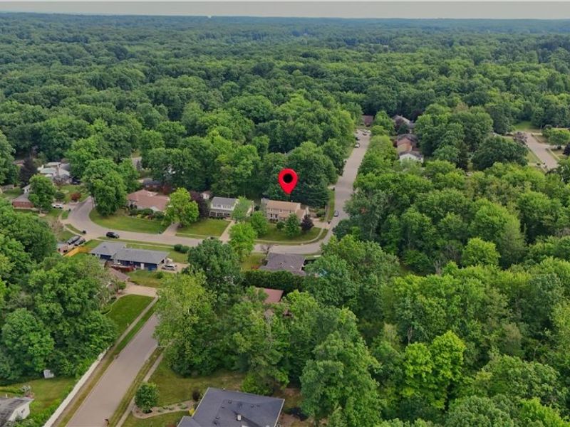 1660 Squaw Creek Drive, Girard, OH 44420 Photo 2