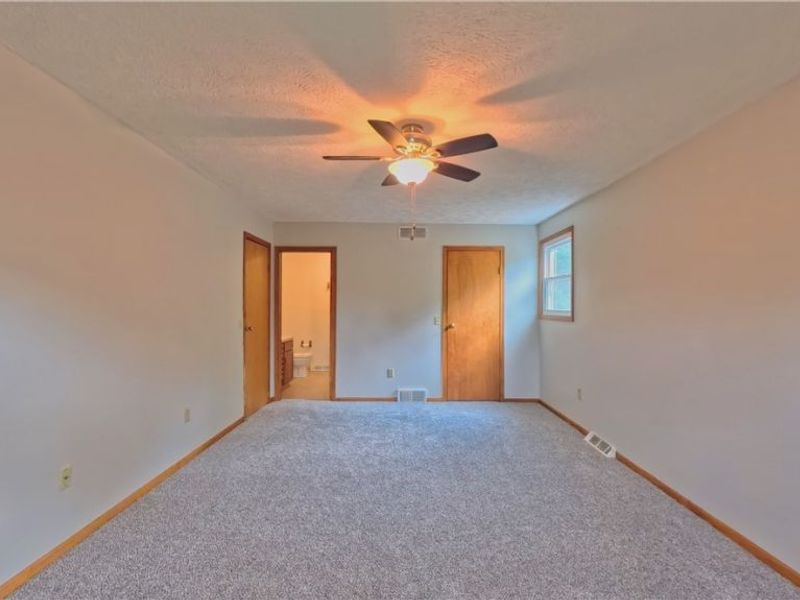 1660 Squaw Creek Drive, Girard, OH 44420 Photo 21