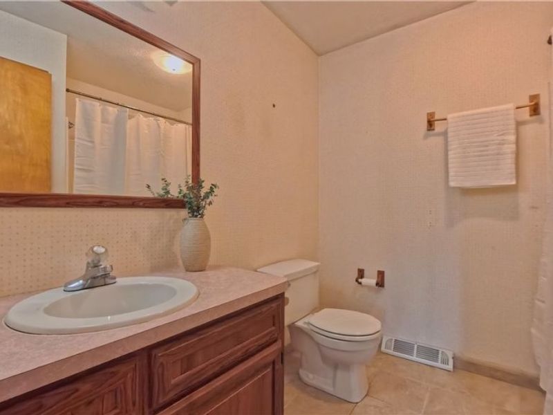 1660 Squaw Creek Drive, Girard, OH 44420 Photo 22