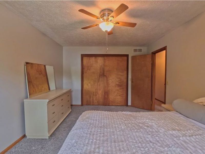 1660 Squaw Creek Drive, Girard, OH 44420 Photo 27