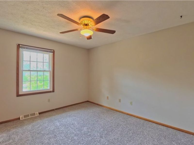 1660 Squaw Creek Drive, Girard, OH 44420 Photo 33