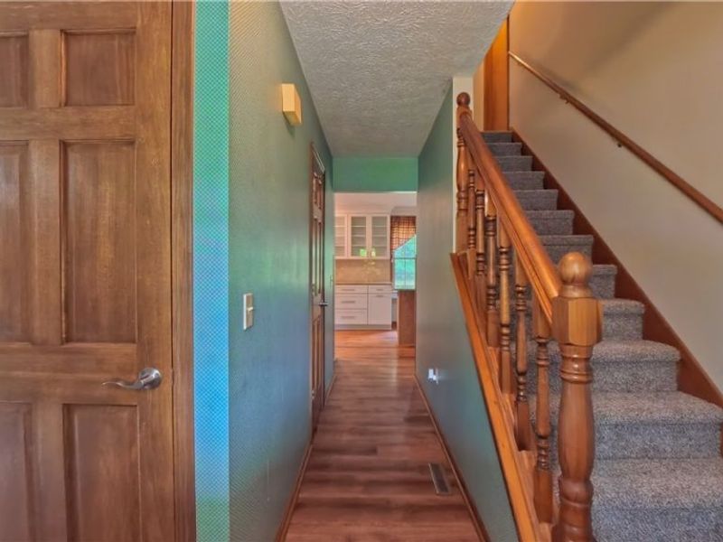 1660 Squaw Creek Drive, Girard, OH 44420 Photo 4