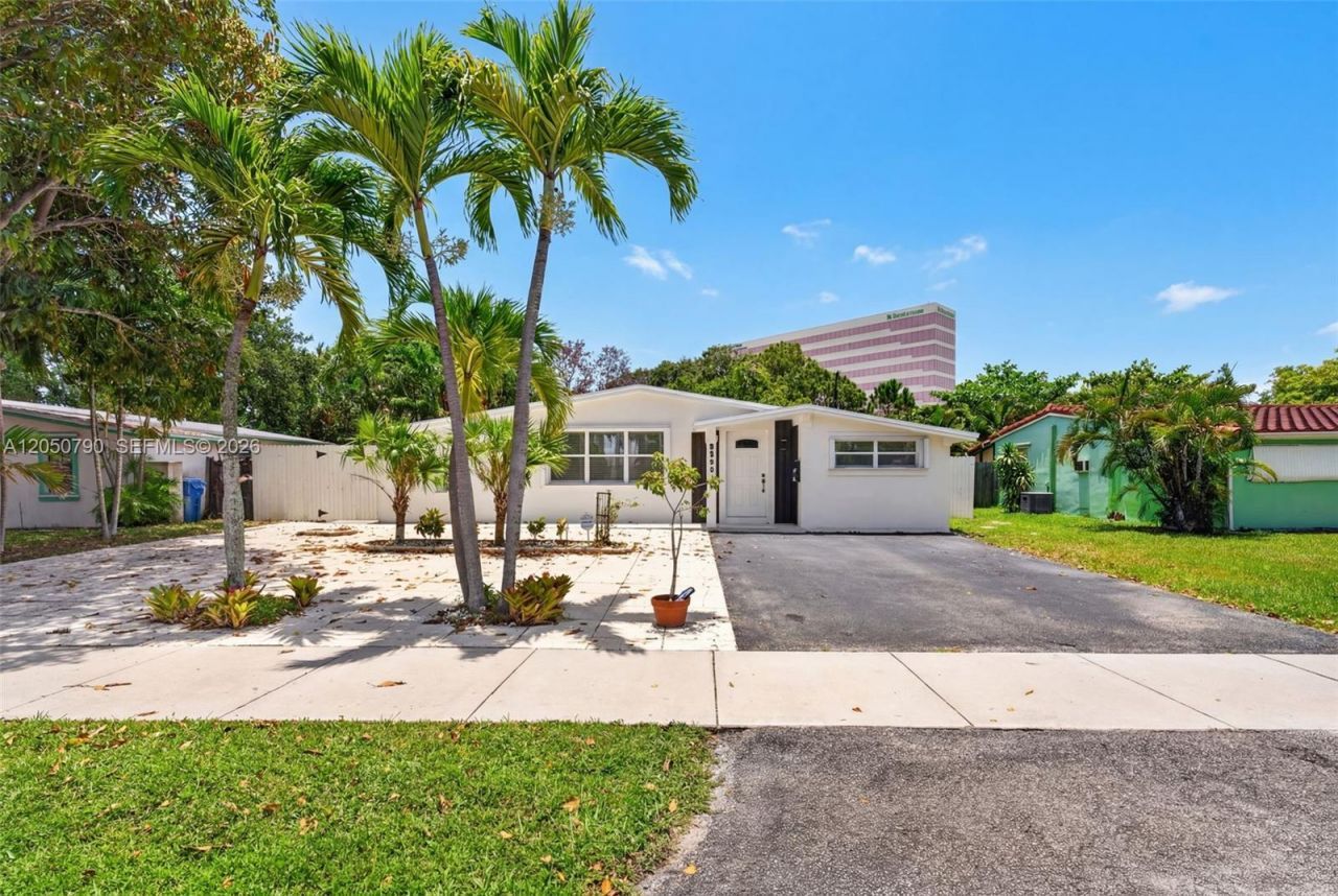5921 NE 1st Ave, Oakland Park, FL 33334 Main Photo