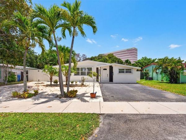 5921 NE 1st Ave , Oakland Park, FL 33334