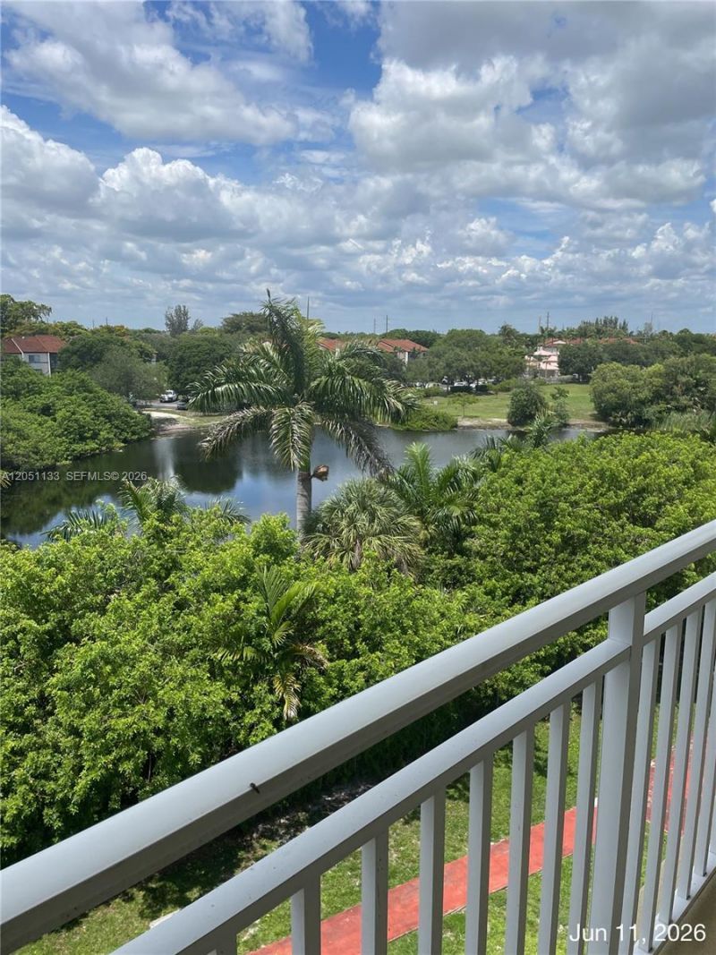 6940 Miami Gardens Dr , Unit 1-531, Hialeah, FL 33015 Photo