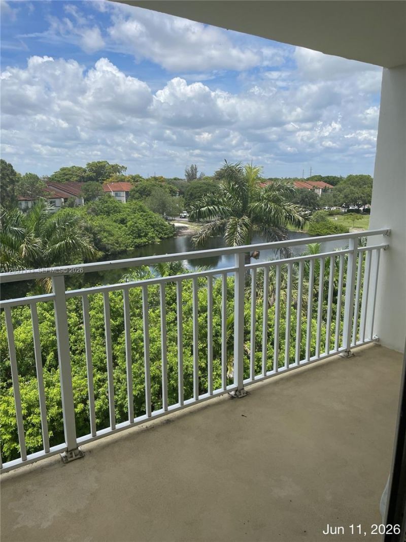 6940 Miami Gardens Dr , Unit 1-531, Hialeah, FL 33015 Photo