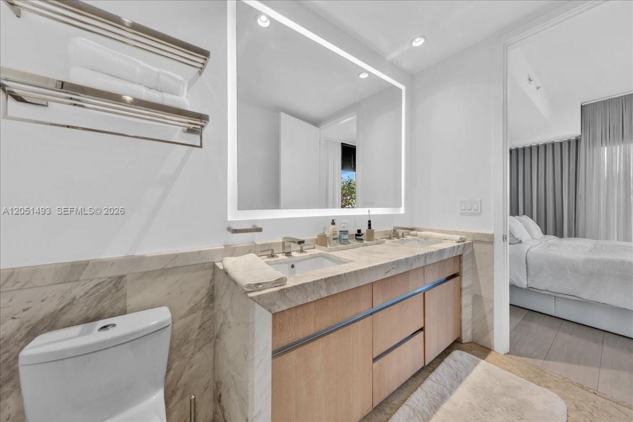 2831 S Bayshore Dr, Unit 501, Miami, FL 33133 Photo