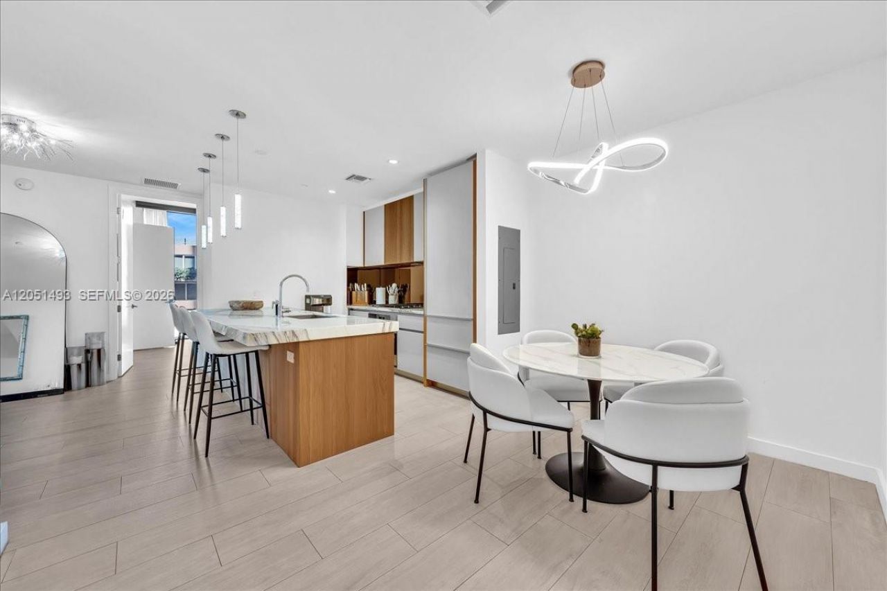 2831 S Bayshore Dr, Unit 501, Miami, FL 33133 Photo