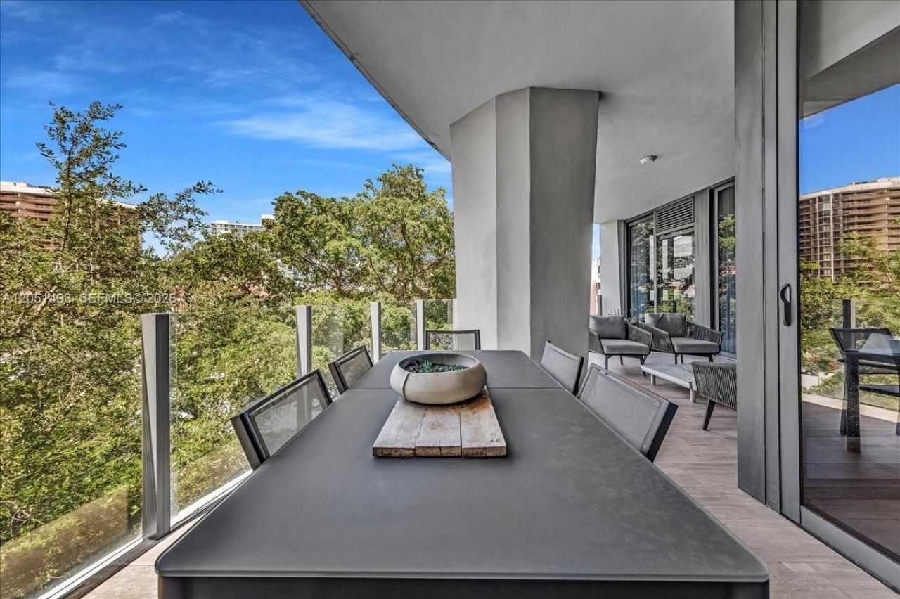 2831 S Bayshore Dr, Unit 501, Miami, FL 33133 Photo