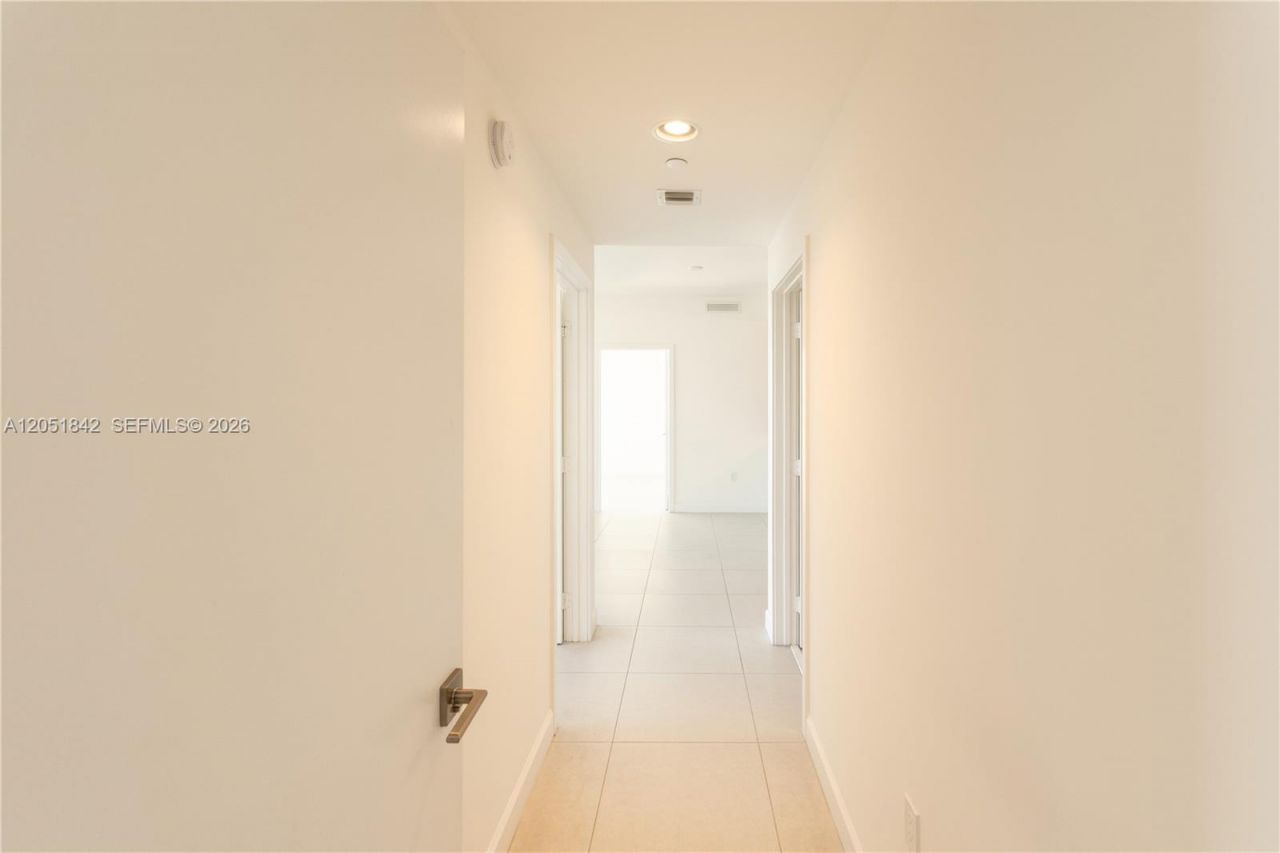 5350 NW 84th Ave , Unit 1001, Doral, FL 33166 Photo
