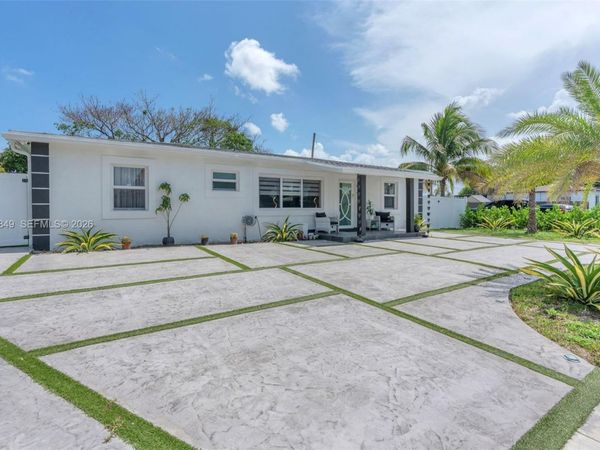 2830 NW 156th St , Miami Gardens, FL 33054