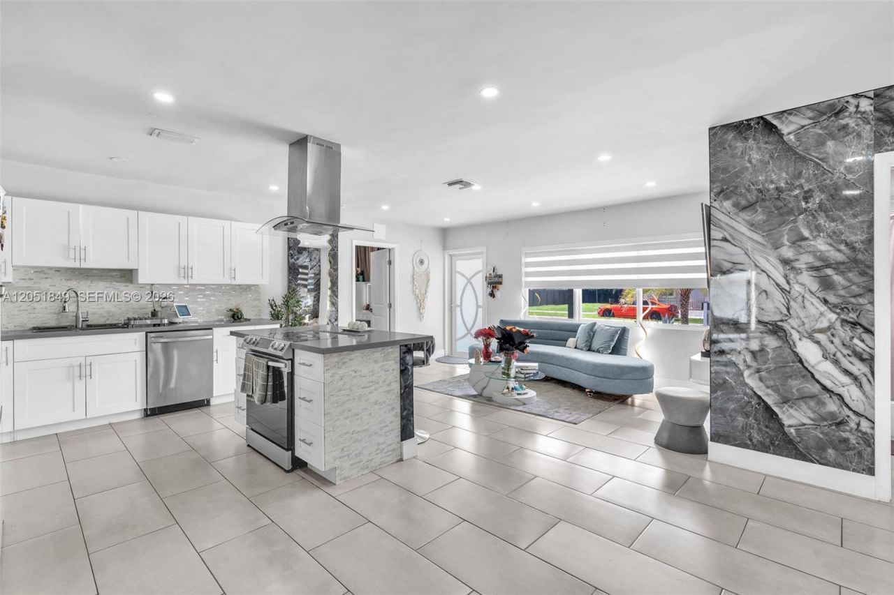 2830 NW 156th St , Miami Gardens, FL 33054 Photo
