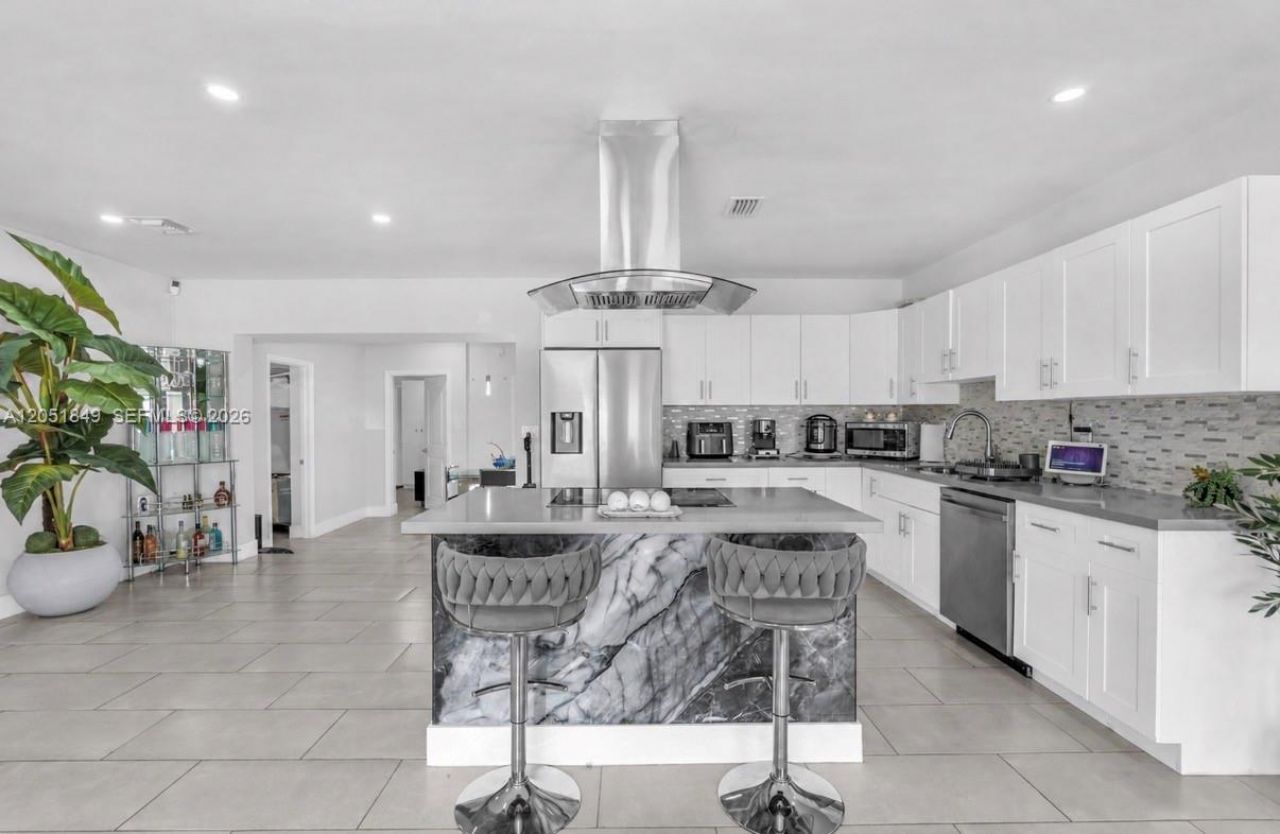 2830 NW 156th St , Miami Gardens, FL 33054 Photo