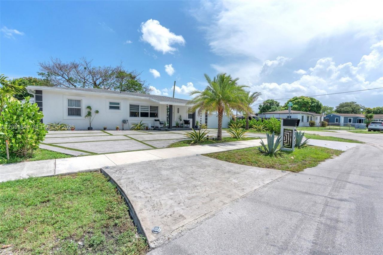 2830 NW 156th St , Miami Gardens, FL 33054 Photo
