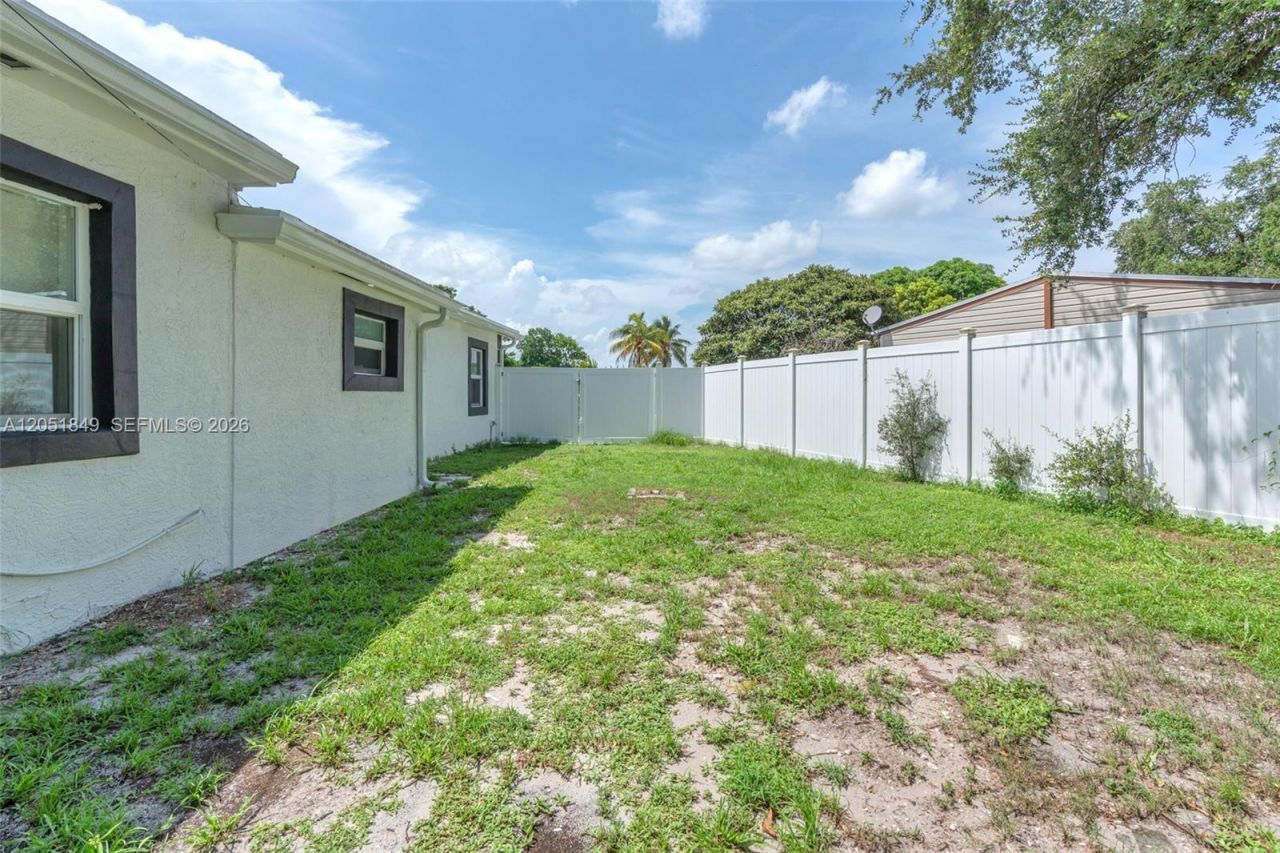 2830 NW 156th St , Miami Gardens, FL 33054 Photo
