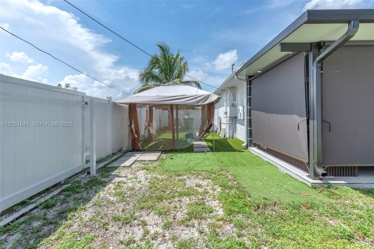 2830 NW 156th St , Miami Gardens, FL 33054 Photo