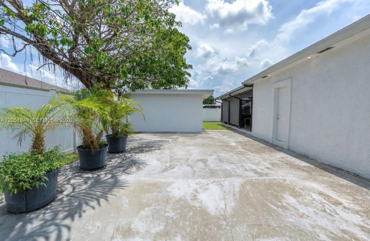 2830 NW 156th St , Miami Gardens, FL 33054 Photo
