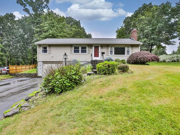 443 Quinapoxet St, Holden, MA 01522