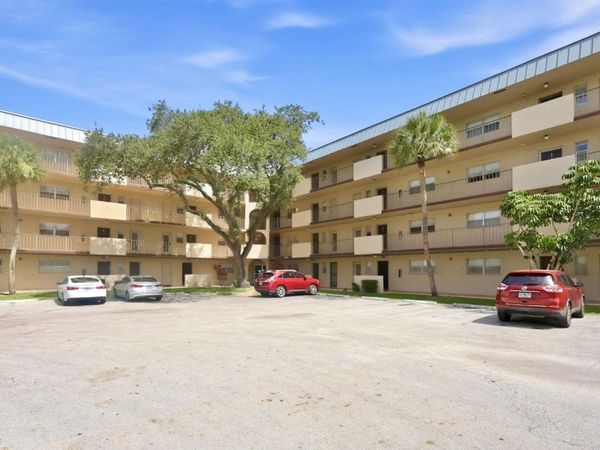 6301 N Falls Circle Drive, Unit 111, Lauderhill, FL 33319