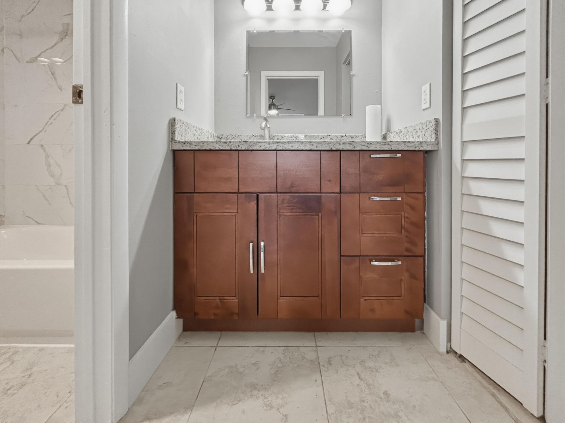 6301 N Falls Circle Drive, Unit 111, Lauderhill, FL 33319 Photo