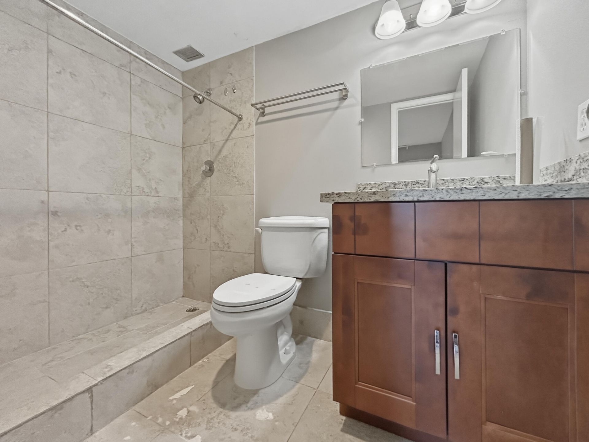 6301 N Falls Circle Drive, Unit 111, Lauderhill, FL 33319 Photo
