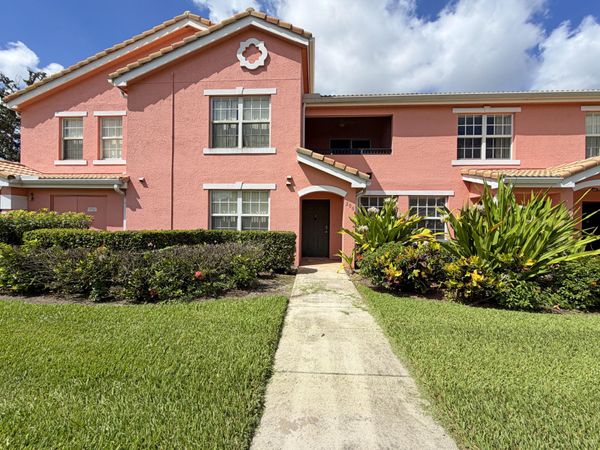 132 SW Peacock Boulevard, Unit 17-206, Port Saint Lucie, FL 34986