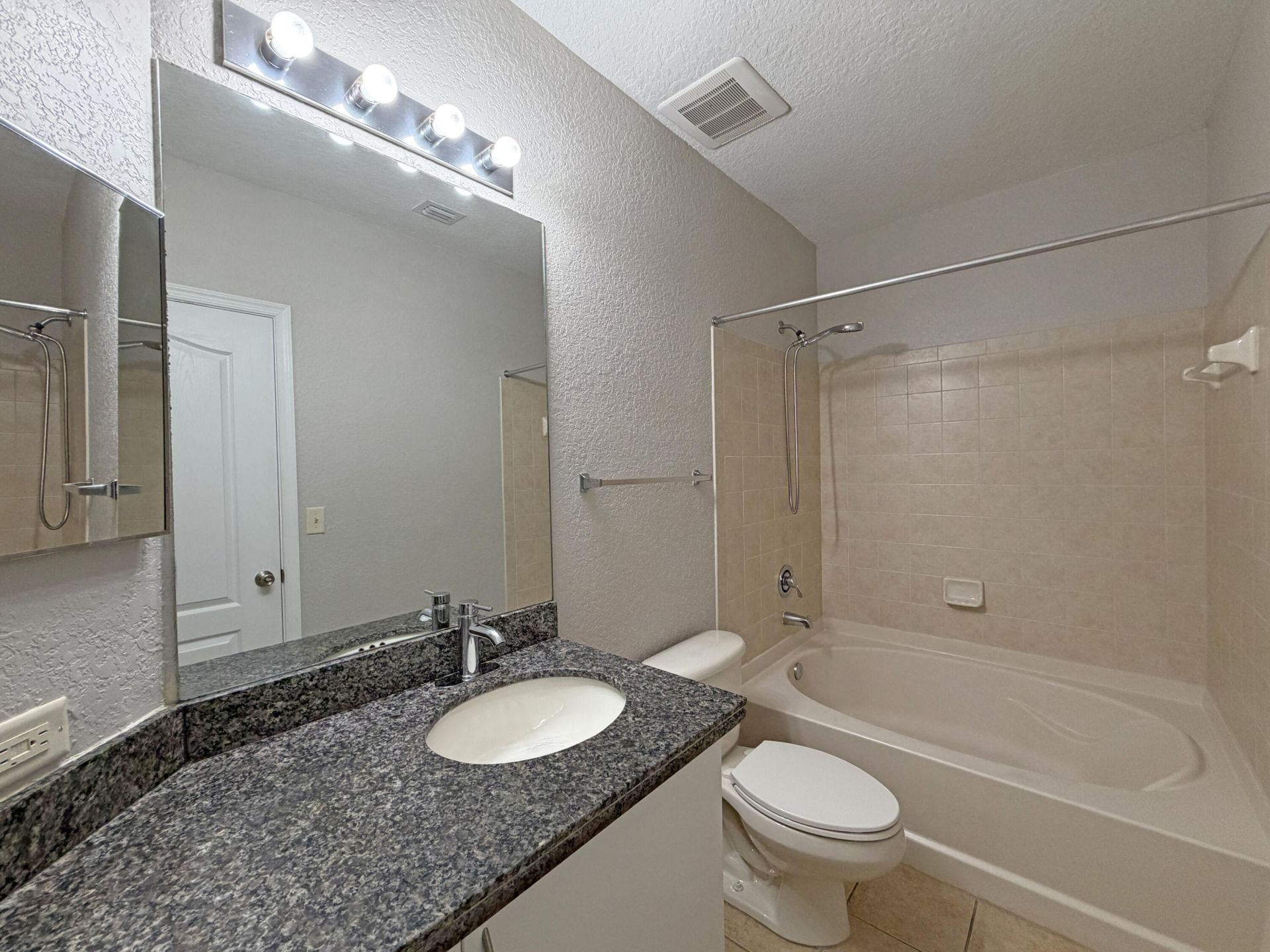 132 SW Peacock Boulevard, Unit 17-206, Port Saint Lucie, FL 34986 Photo
