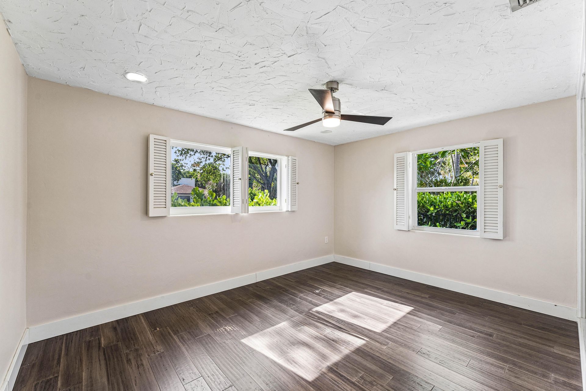 2105 N Federal Highway, Lake Worth Beach, FL 33460 Photo