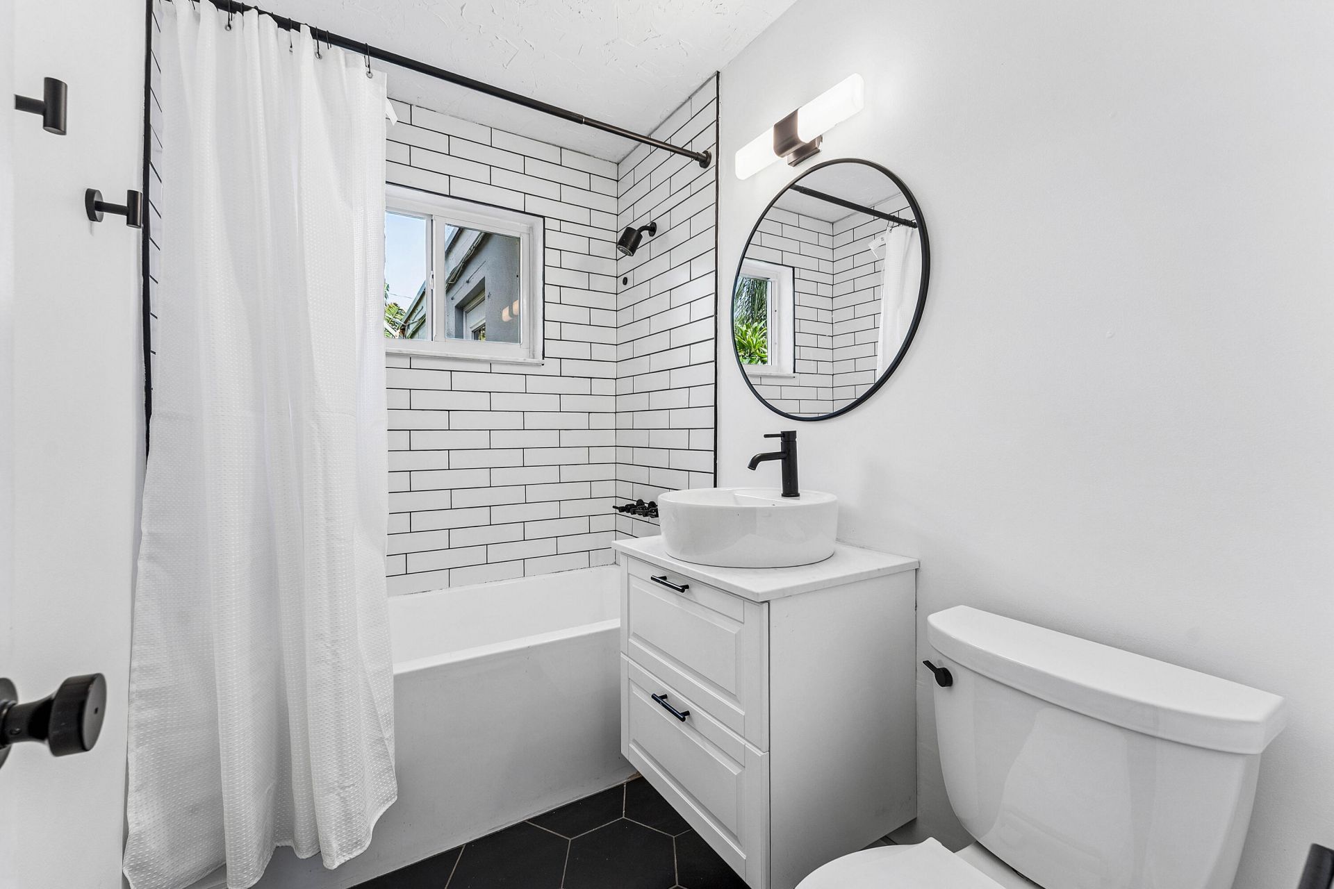 2105 N Federal Highway, Lake Worth Beach, FL 33460 Photo