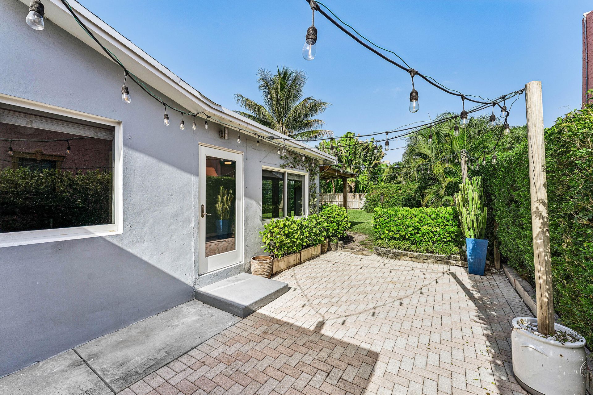 2105 N Federal Highway, Lake Worth Beach, FL 33460 Photo