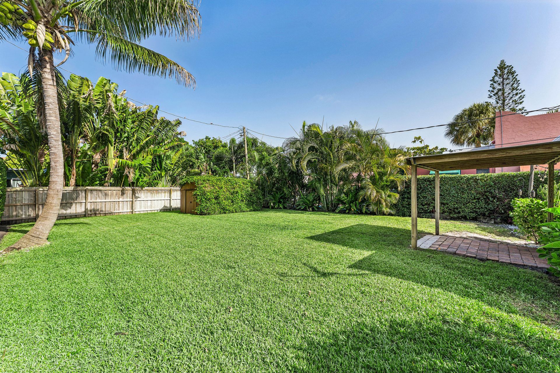 2105 N Federal Highway, Lake Worth Beach, FL 33460 Photo