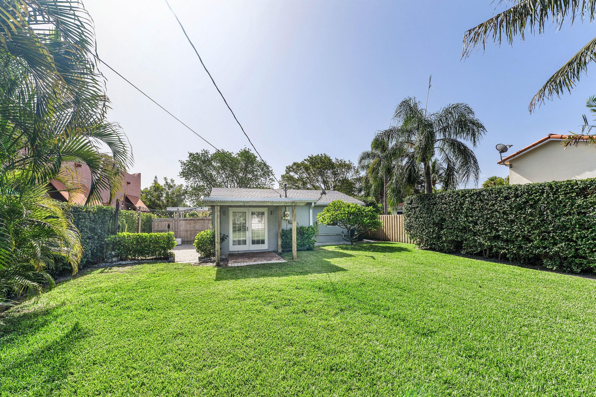 2105 N Federal Highway, Lake Worth Beach, FL 33460 Photo