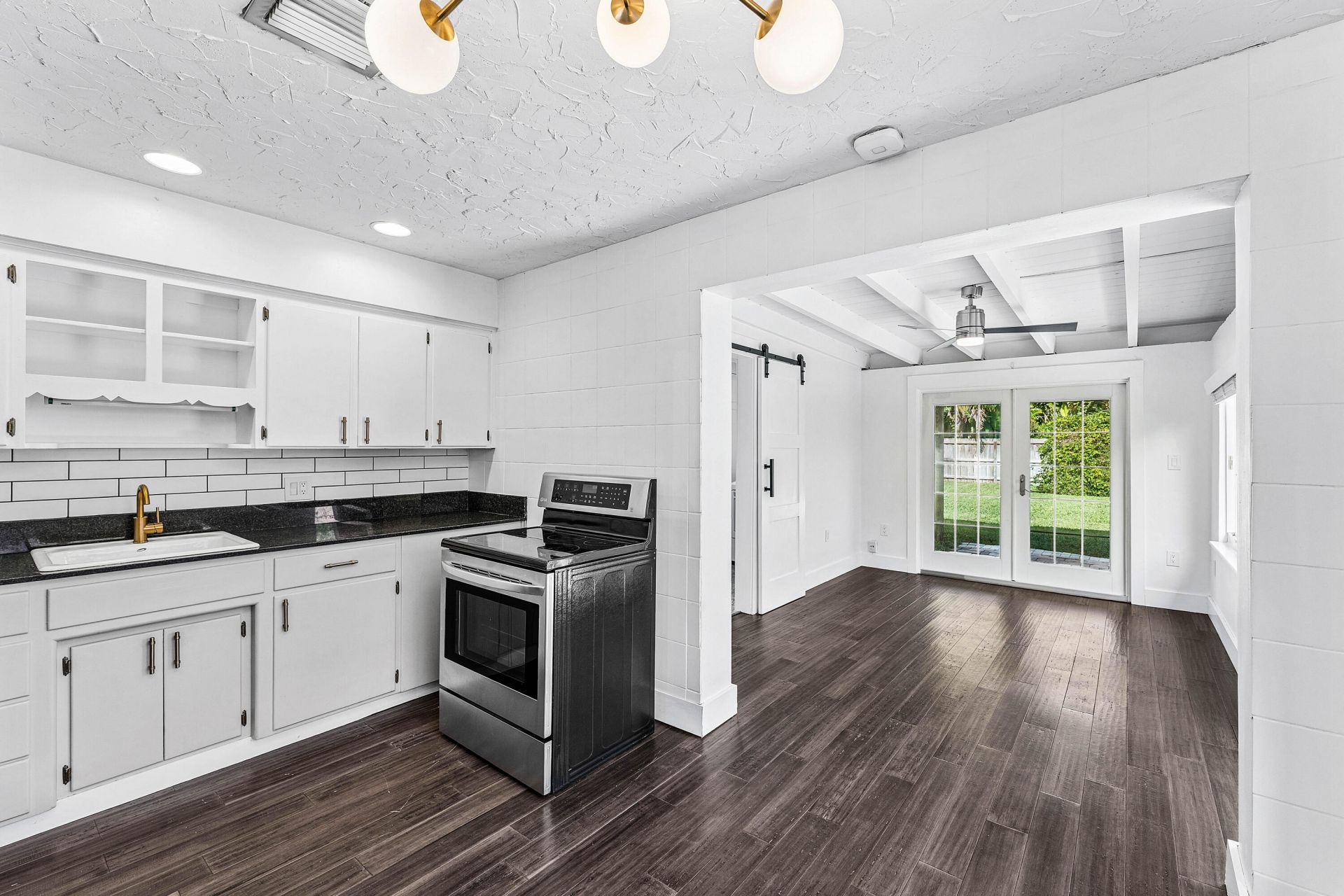 2105 N Federal Highway, Lake Worth Beach, FL 33460 Photo