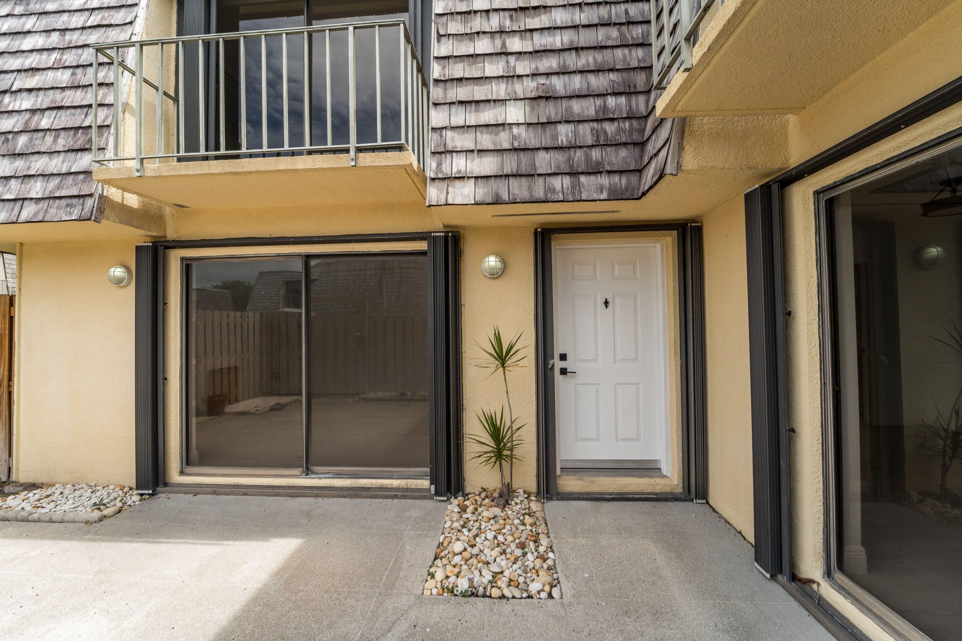 85 Lake Arbor Drive, Palm Springs, FL 33461 Photo