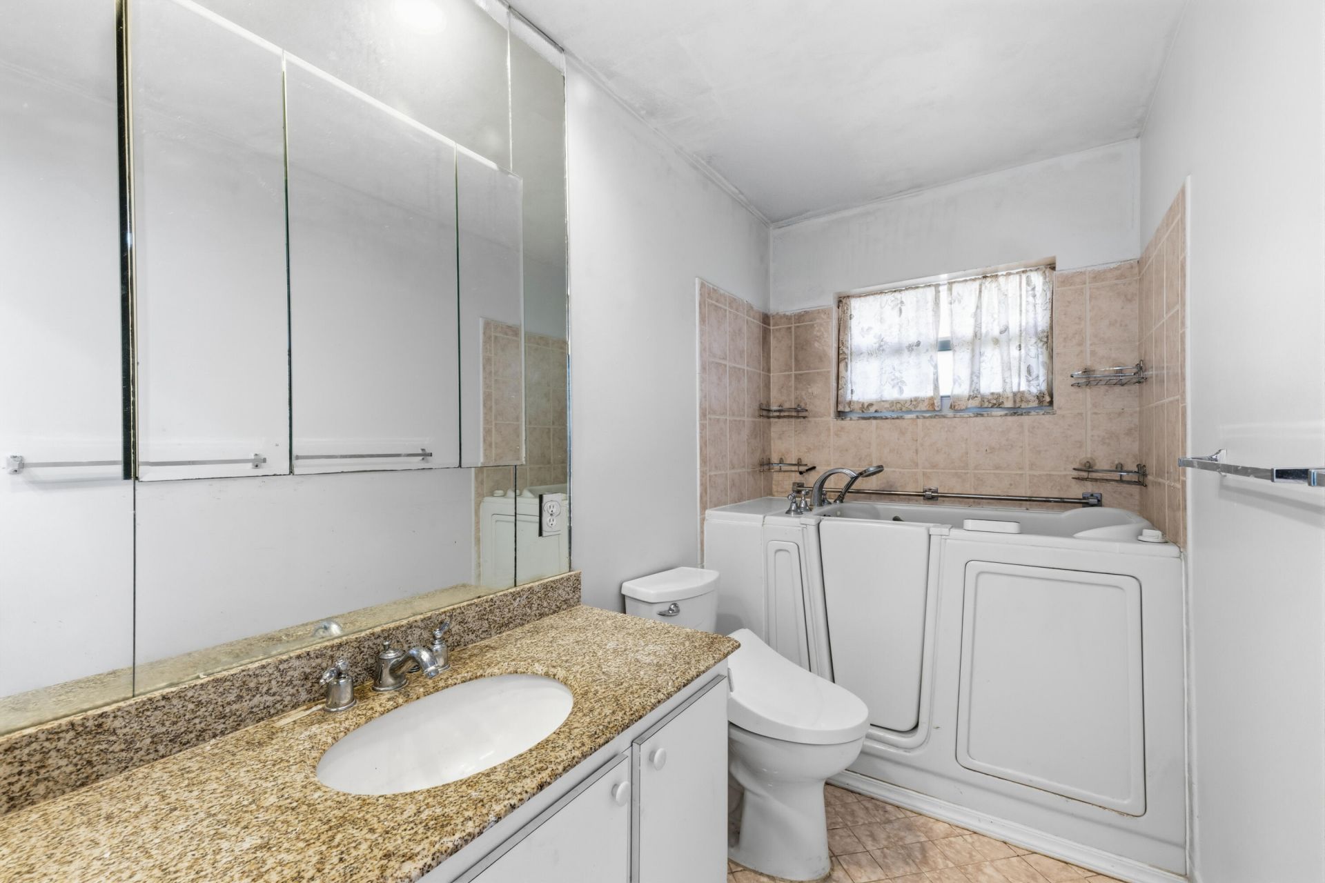 5725 Fernley Drive E, Unit 66, West Palm Beach, FL 33415 Photo