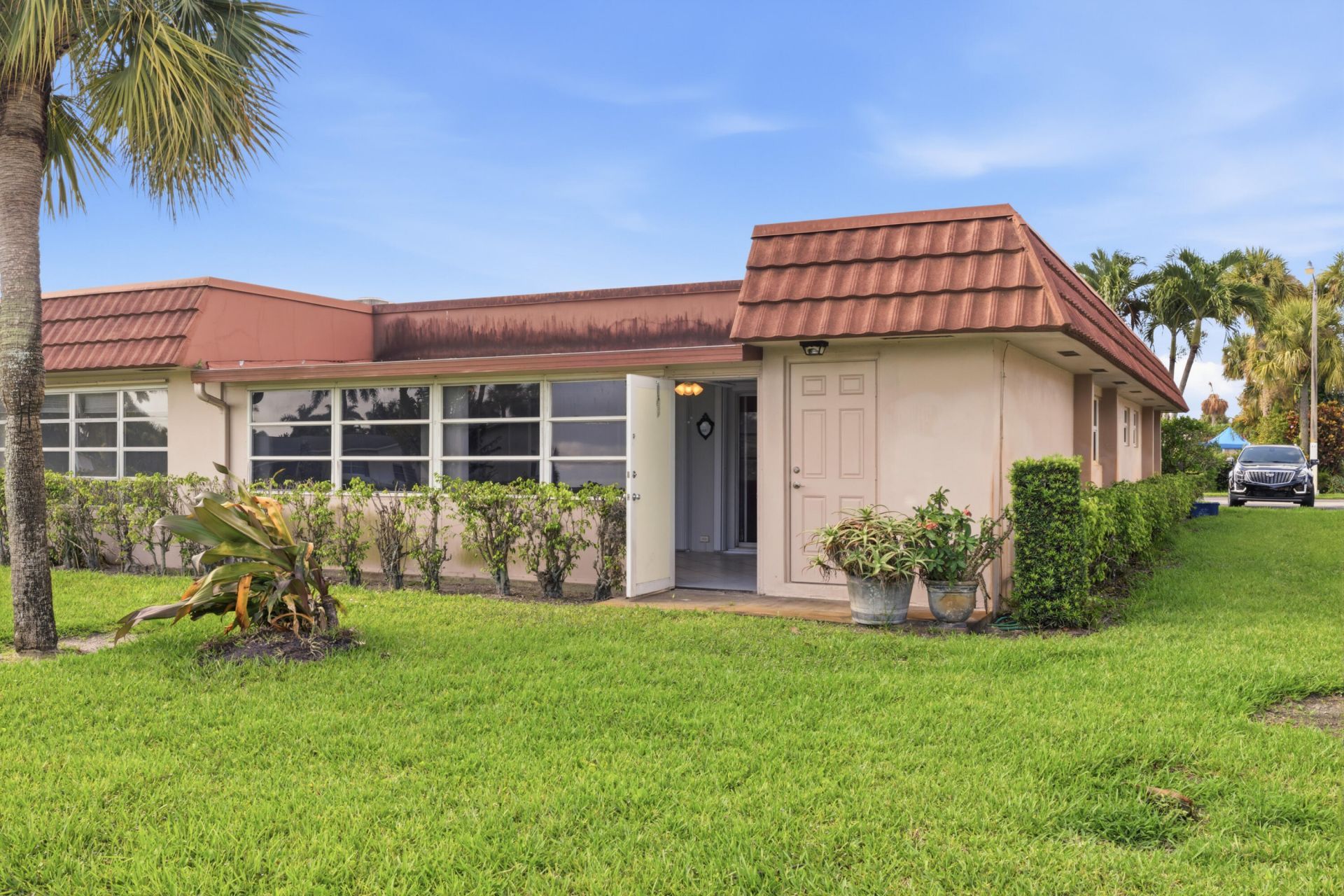 5725 Fernley Drive E, Unit 66, West Palm Beach, FL 33415 Photo