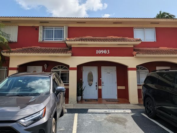 10903 W Okeechobee Road, Unit 201, Hialeah, FL 33018