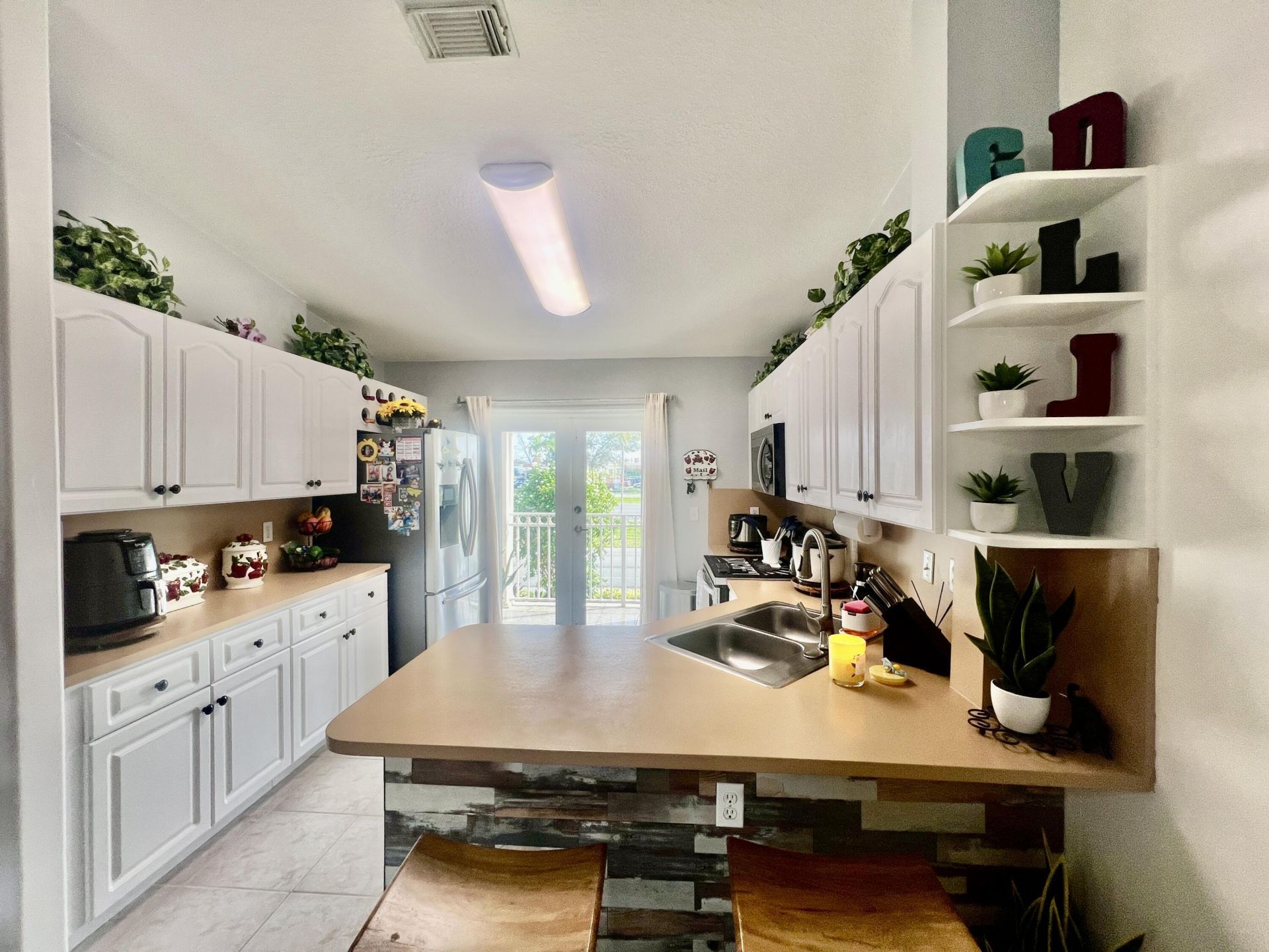 10903 W Okeechobee Road, Unit 201, Hialeah, FL 33018 Photo