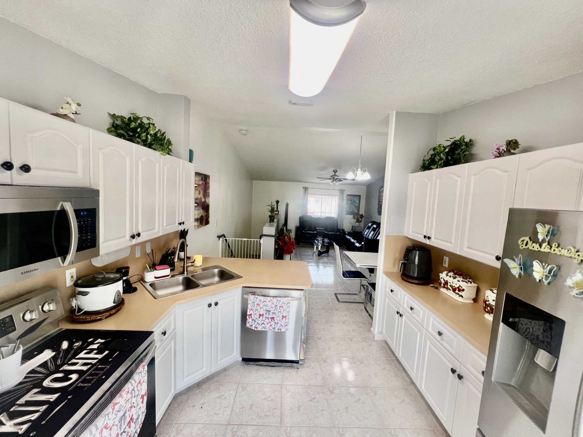 10903 W Okeechobee Road, Unit 201, Hialeah, FL 33018 Photo