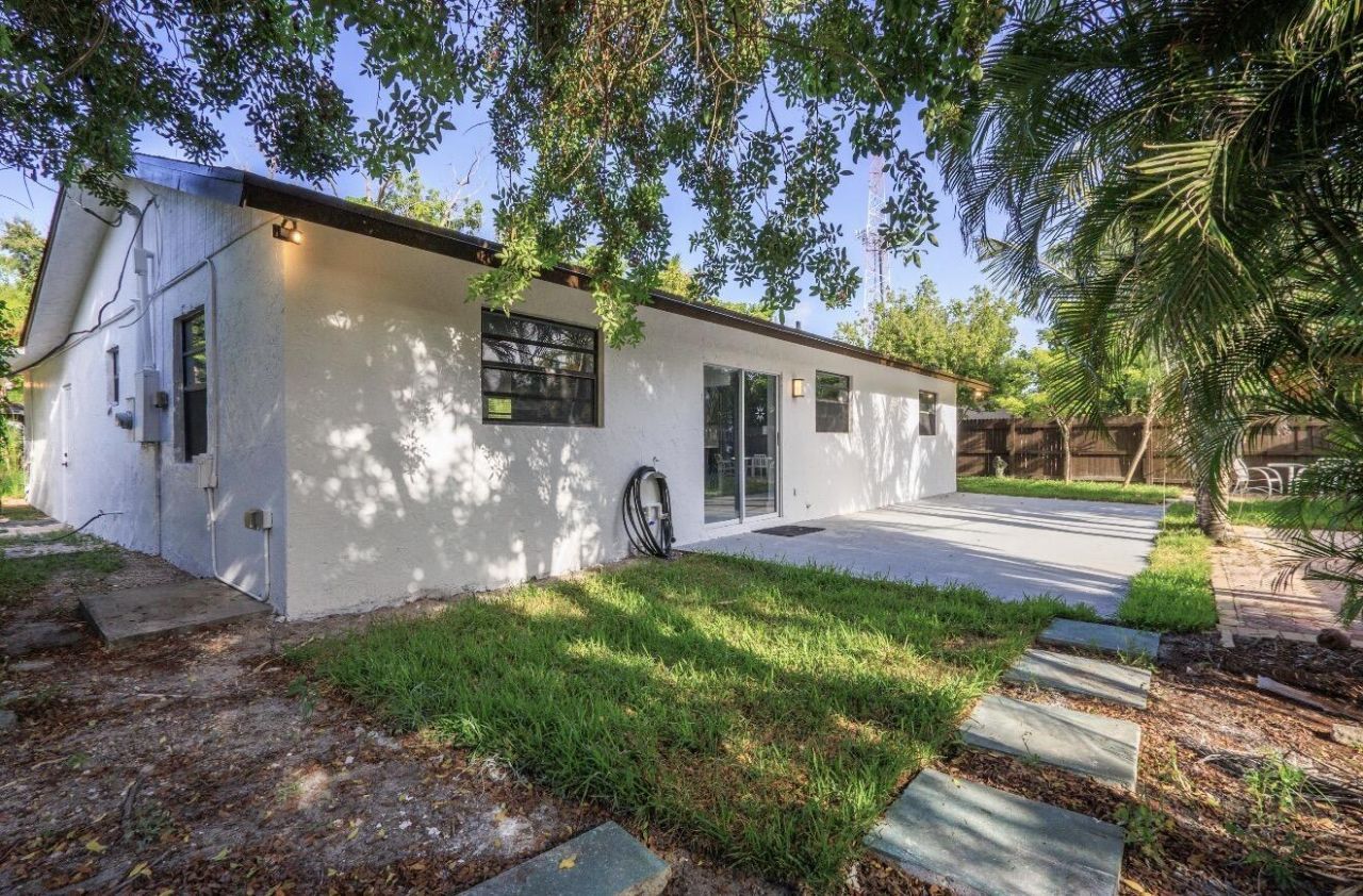 1661 NW 1st Avenue, Pompano Beach, FL 33060 Photo