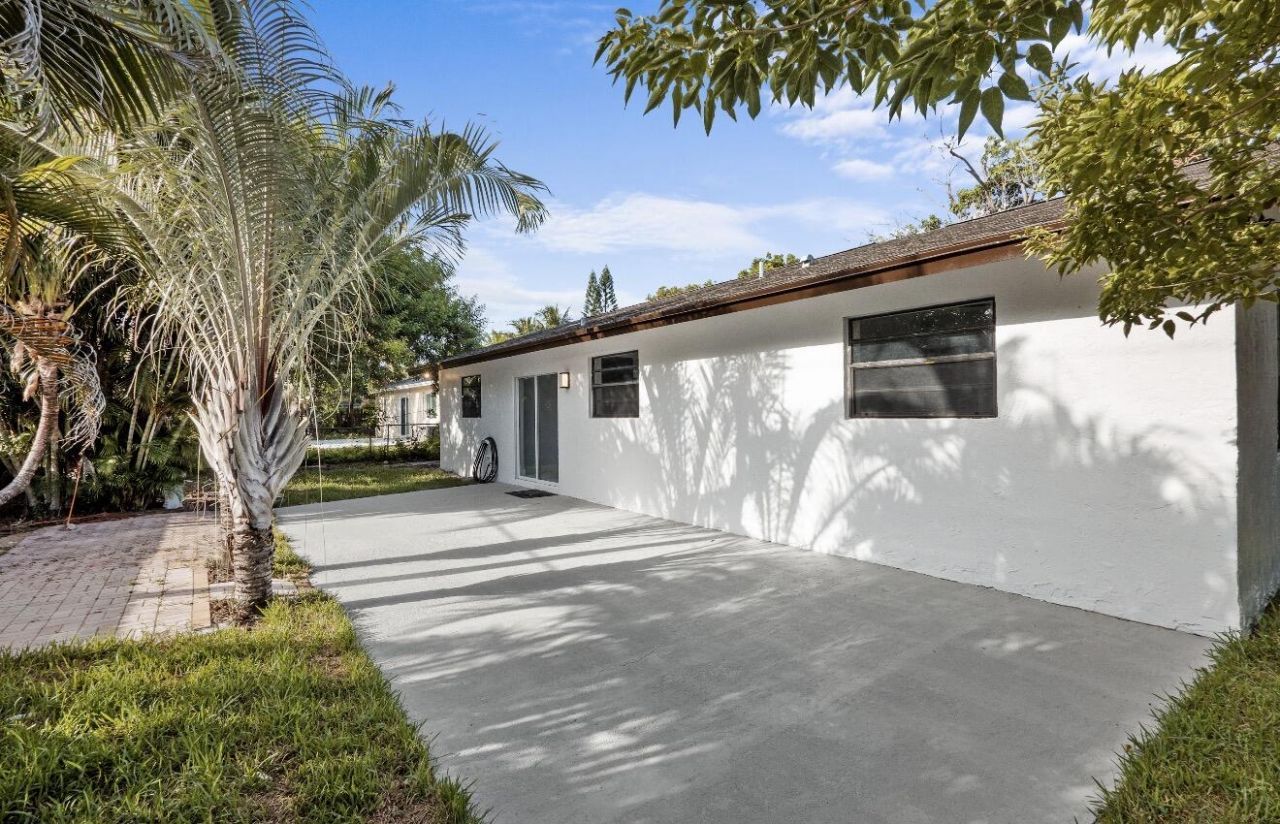 1661 NW 1st Avenue, Pompano Beach, FL 33060 Photo