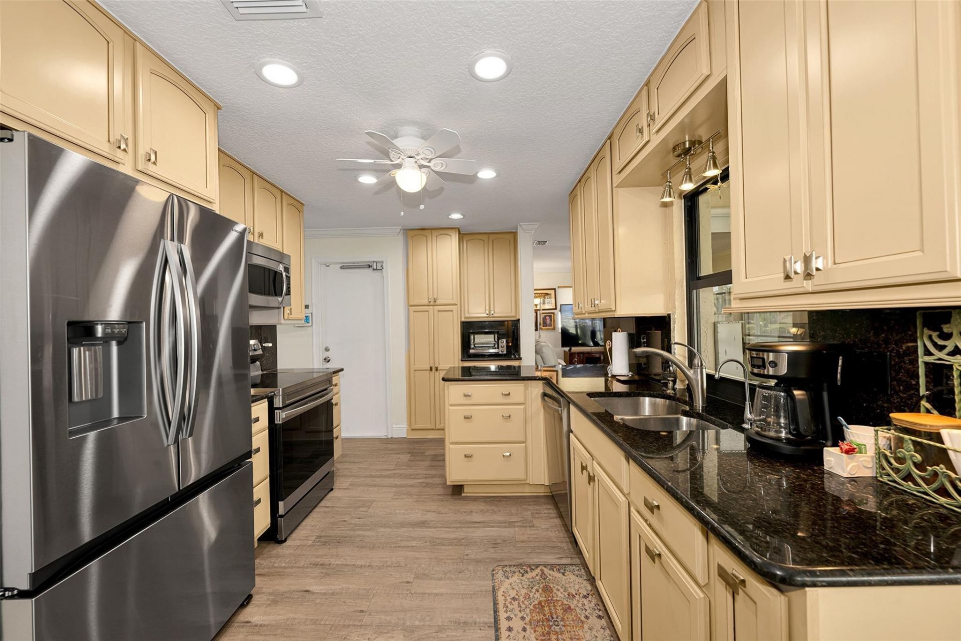 1010 NW 89th Way, Plantation, FL 33322 Photo