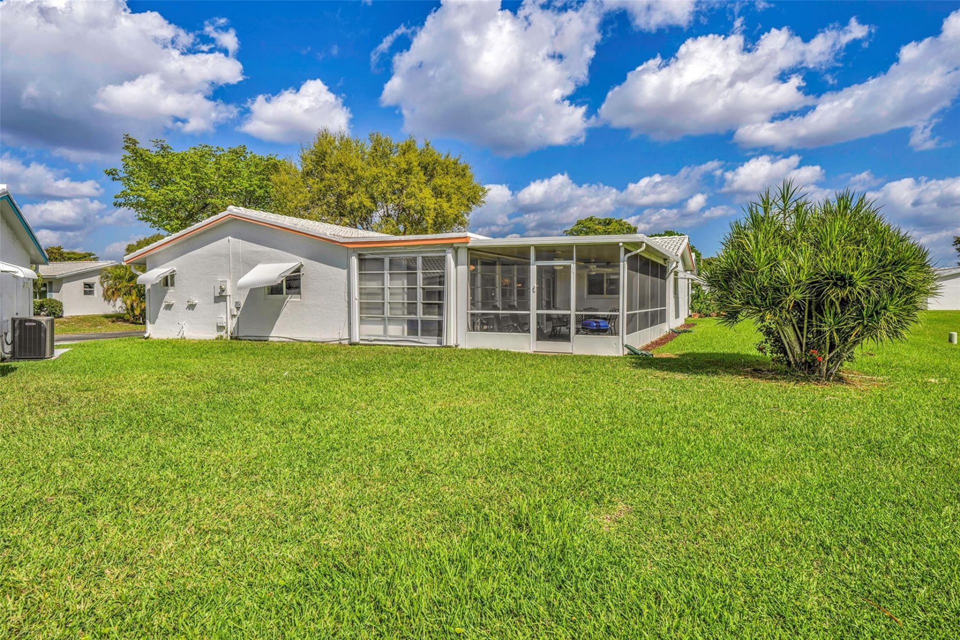 1010 NW 89th Way, Plantation, FL 33322 Photo