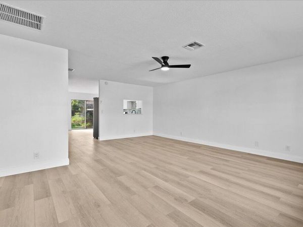 7406 Willow Spring Circle N, Boynton Beach, FL 33436