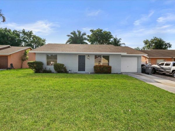 7406 Willow Spring Circle N, Boynton Beach, FL 33436