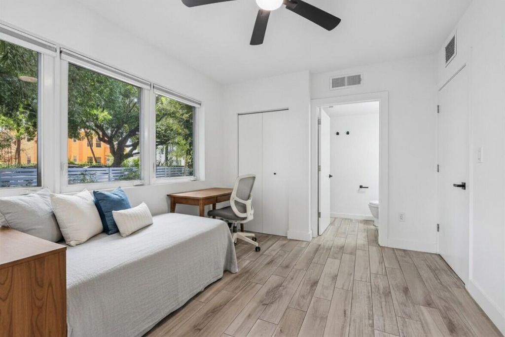 740 Meridian Avenue, Unit 11, Miami Beach, FL 33139 Photo