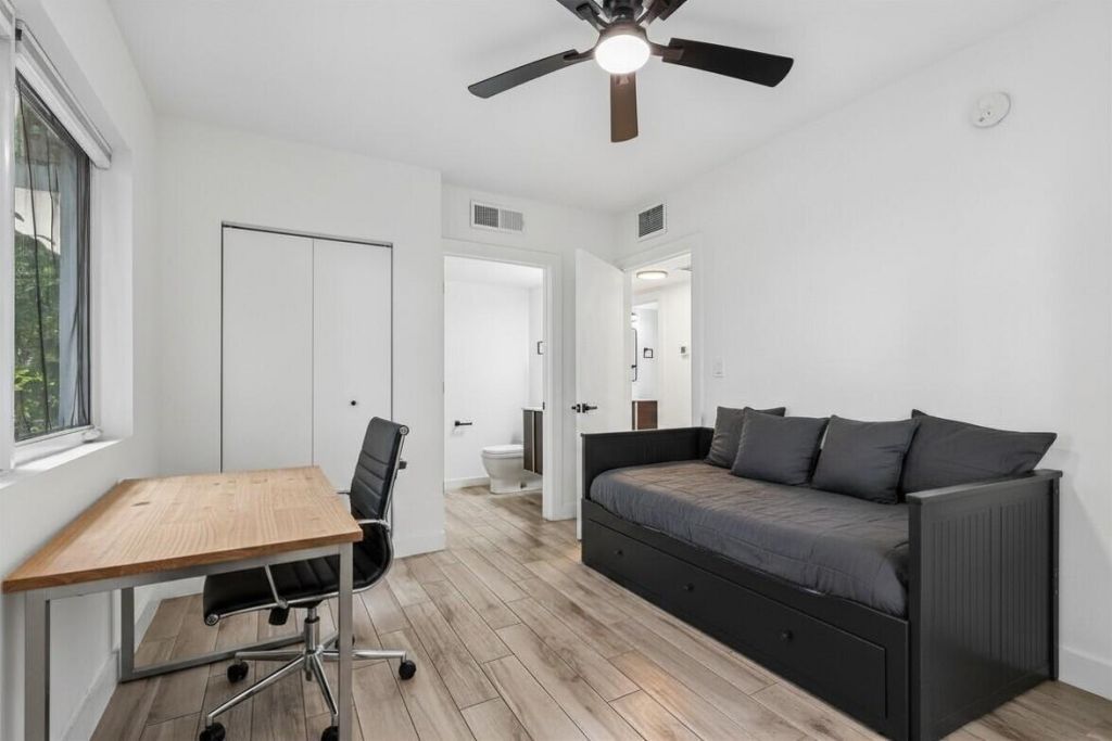 740 Meridian Avenue, Unit 11, Miami Beach, FL 33139 Photo